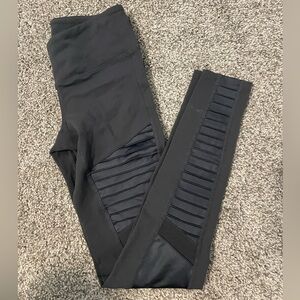 ALO Yoga Women's 28” High Waist Moto Legging
| Women’s size XS